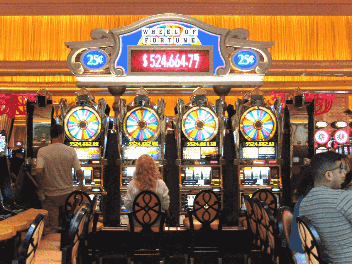 How many slot machines at encore boston