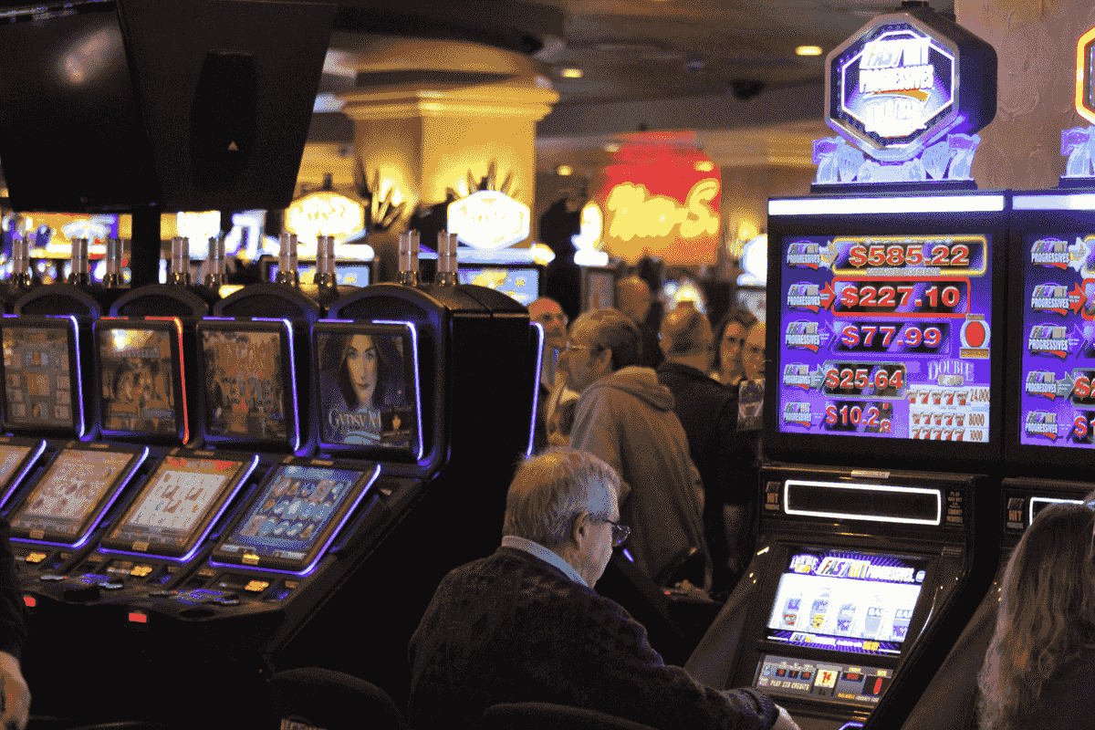 7 feathers casino how many rooms