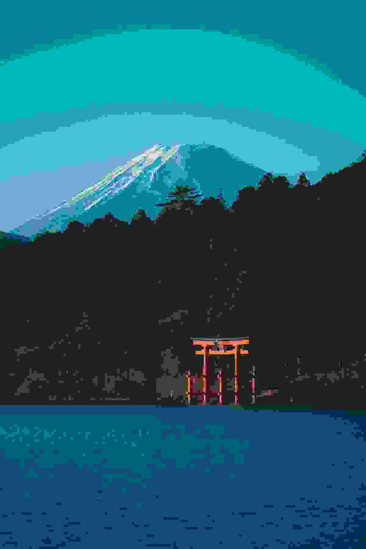 Hakone Photo by Raphael Lopes on Unsplash
