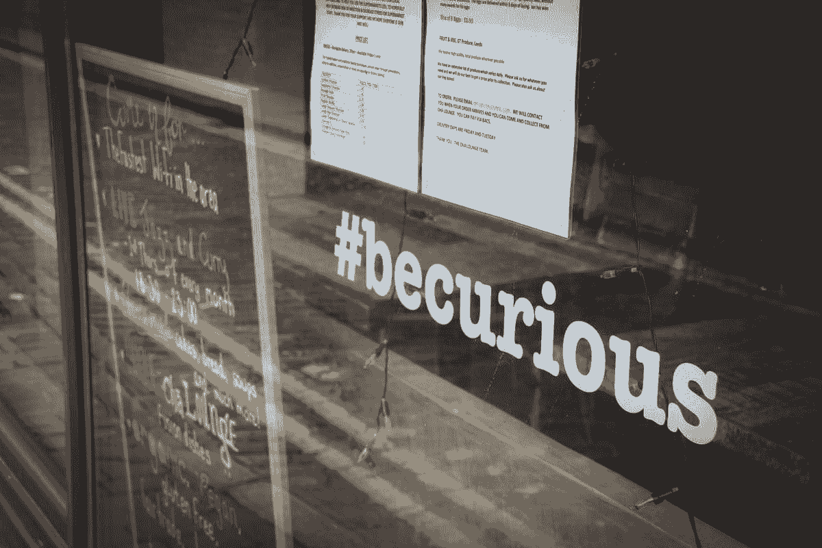 TagTales: O călătorie amuzantă în lumea sălbatică a hashtag-urilor