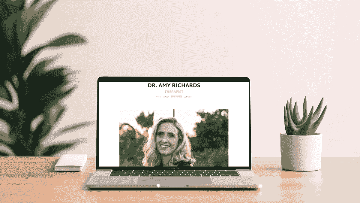 Amy Richards Template from Strikingly