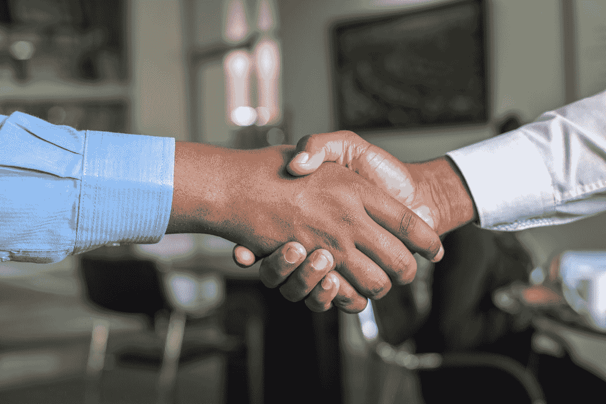 إقامة شراكات استراتيجية