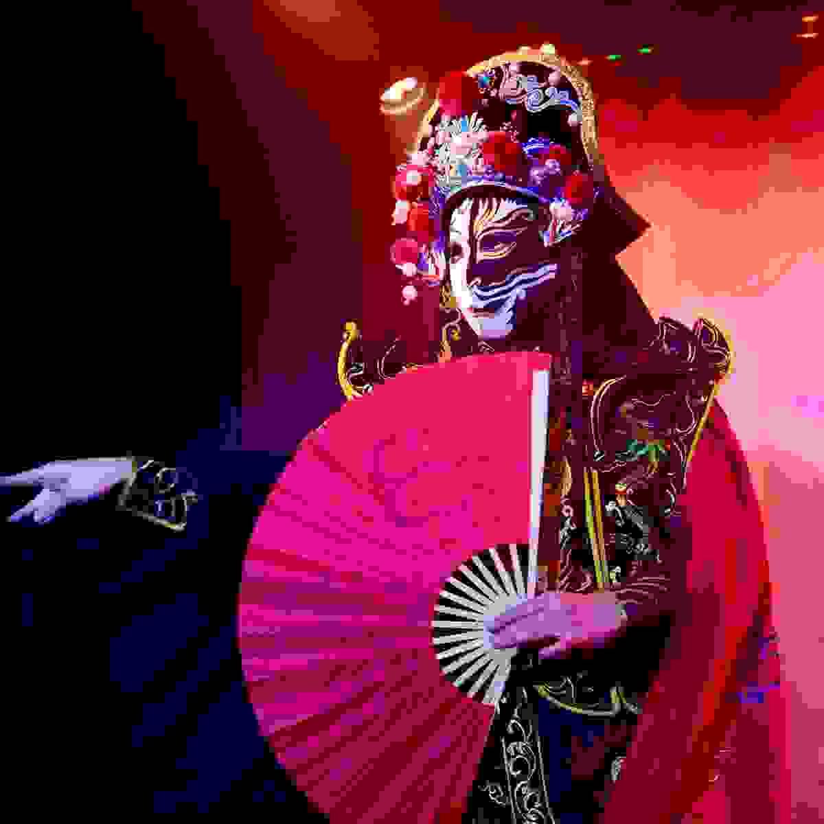 We respect Japanese traditions and inherit the techniques of orthodox face-changing. orthodox style technology Our company's characteristics Japan origin, a professional group that inherits the authentic style of face-changing. We deliver the real moment to stages across the country. We respect Japanese traditions and inherit the techniques of orthodox face-changing. orthodox style technology Our company's characteristics Japan origin, a professional group that inherits the authentic style of face-changing. We deliver the real moment to stages across the country.