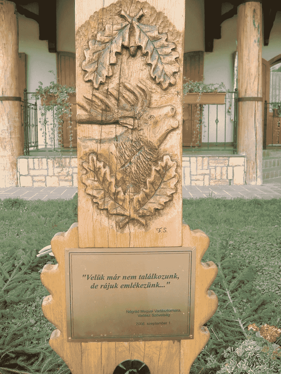 Messza szállt a szomorú dallam...