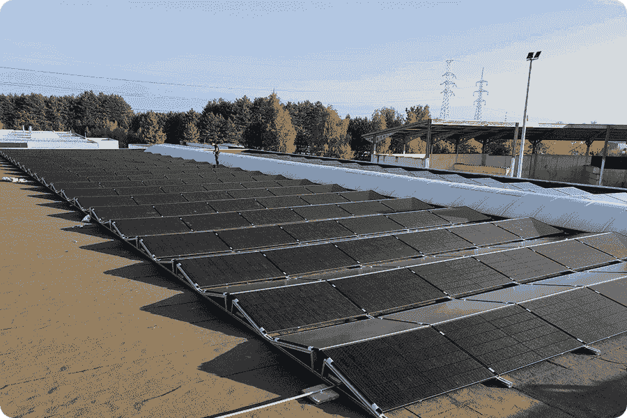 Maysunsolar Gewerbeprojekt in Deutschland mit Twisun Pro 450W Full Black.