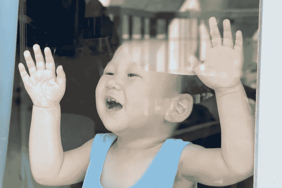 每個人心中 都住著一位⋯ 永遠不願長大的小孩 秉持著這份童心 用新鮮的眼光和純真的心靈 來探索這個廣闊的世界。 每個人心中 都住著一位⋯ 永遠不願長大的小孩 秉持著這份童心 用新鮮的眼光和純真的心靈 來探索這個廣闊的世界。