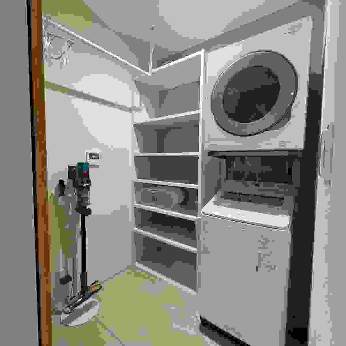 Unwind after a day on the slopes with our rejuvenating spa treatments tailored to your needs. Exclusive Spa Services Our Amenities modern chalet in japan ski resort Unwind after a day on the slopes with our rejuvenating spa treatments tailored to your needs. Exclusive Spa Services Our Amenities modern chalet in japan ski resort