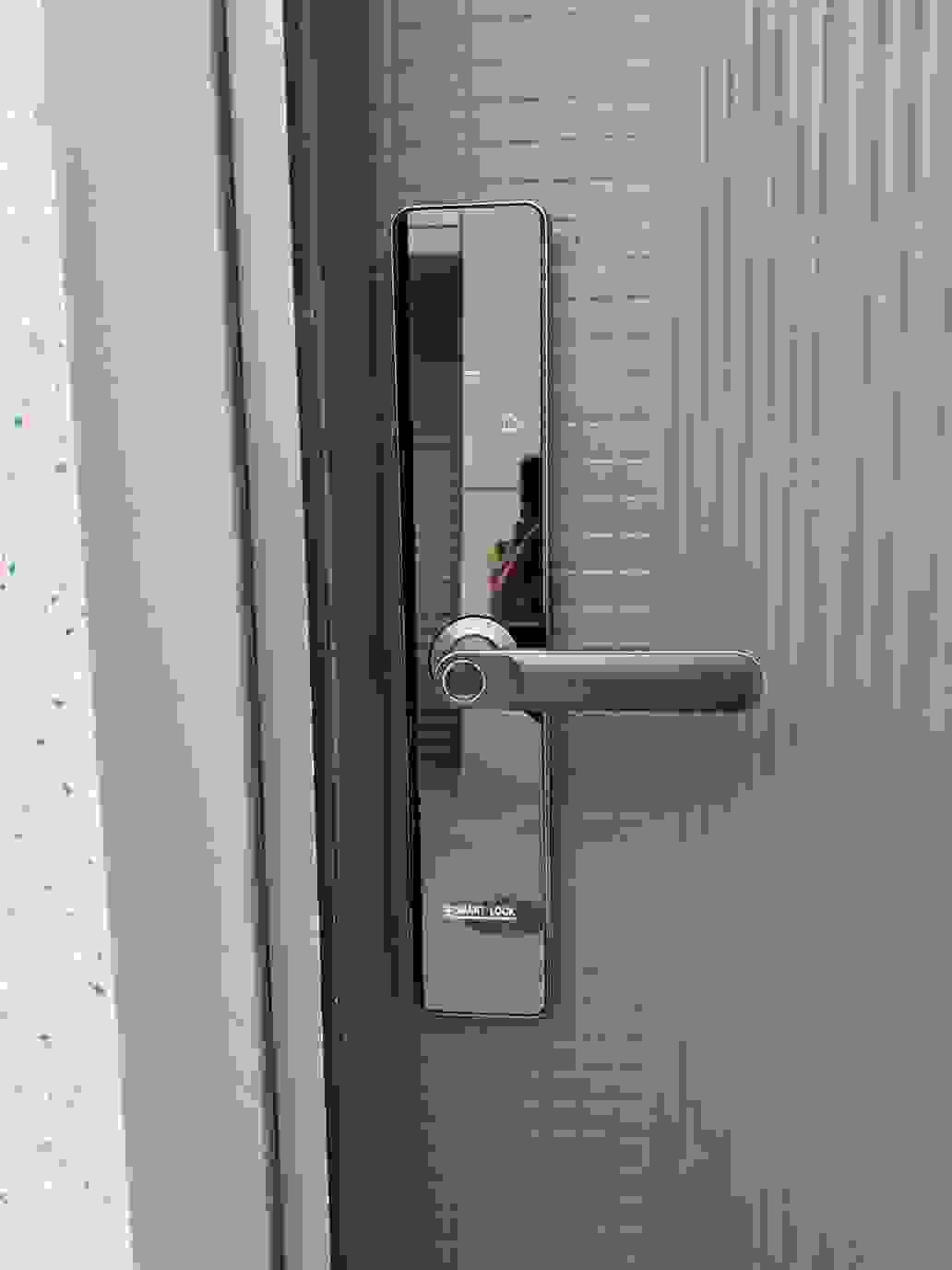 Our electronic lock supports multiple unlocking methods, including password, fingerprint, and mobile APP, ensuring you can easily enter anytime and anywhere. smart unlock Our product Electronic lock product introduction display