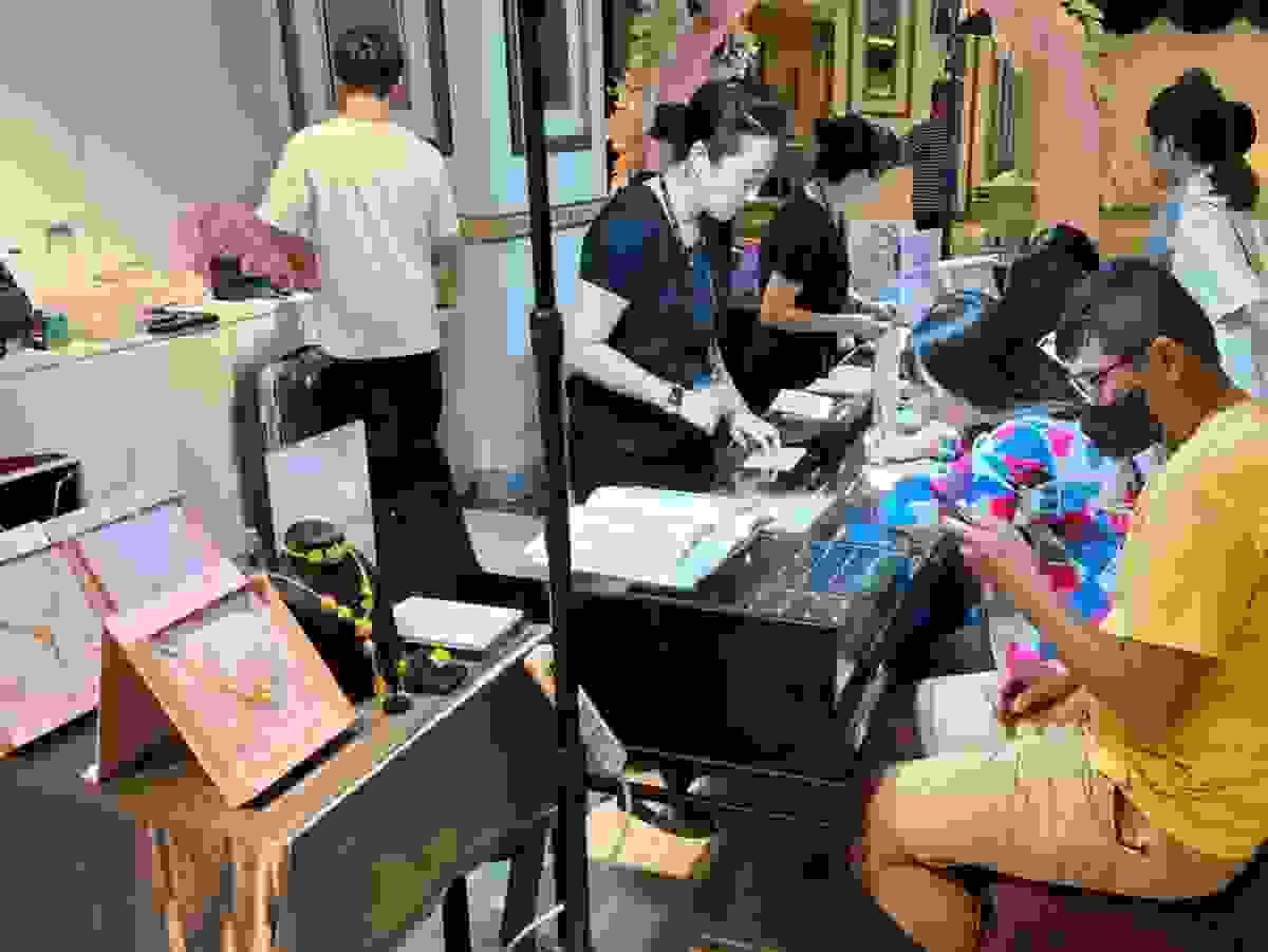 DSC鑽石婚戒展在花蓮國軍英雄館,新人們正在預約訂製婚戒 DSC鑽石婚戒展在花蓮國軍英雄館,新人們正在預約訂製婚戒