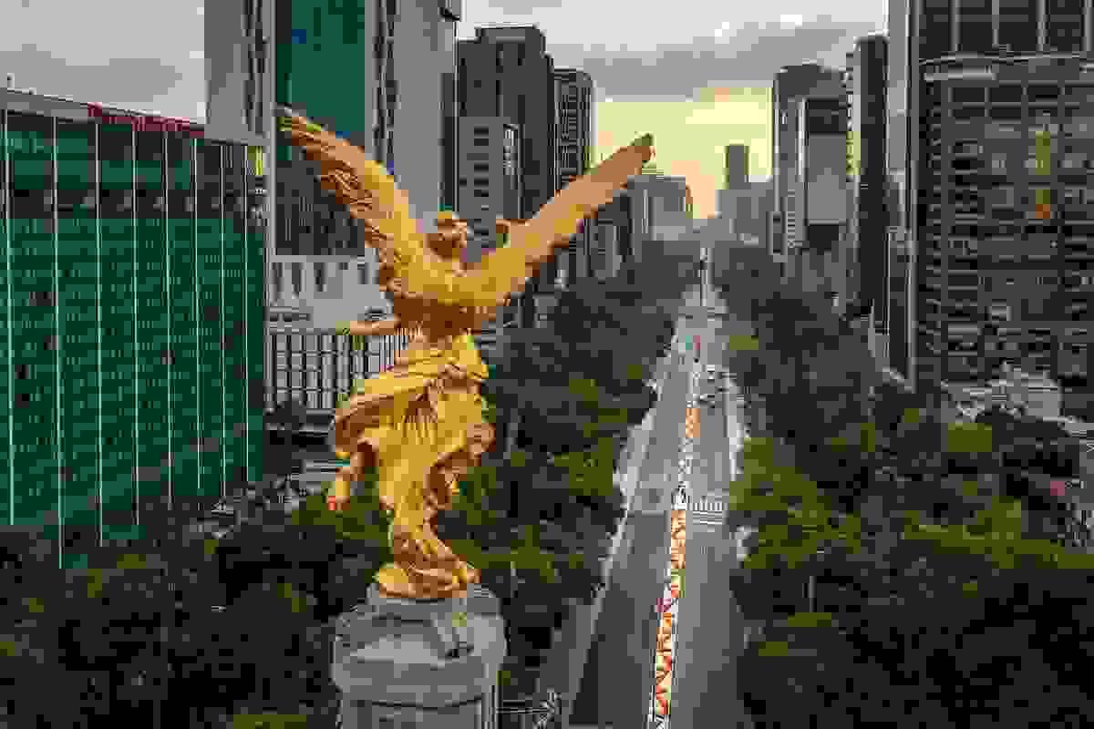 墨西哥城最著名的改革大道（Paseo de la Reforma），建于1860年代。