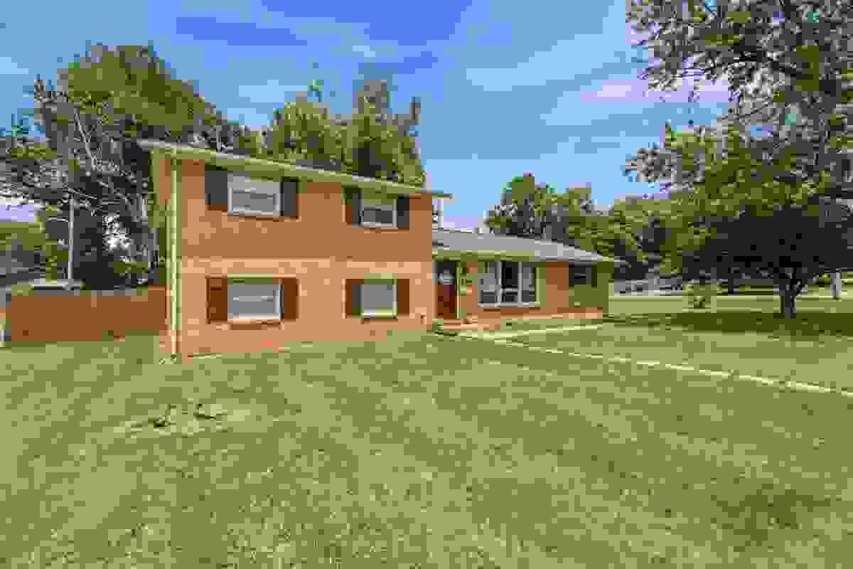 Construction type icon — classic brick exterior Construction type icon — classic brick exterior