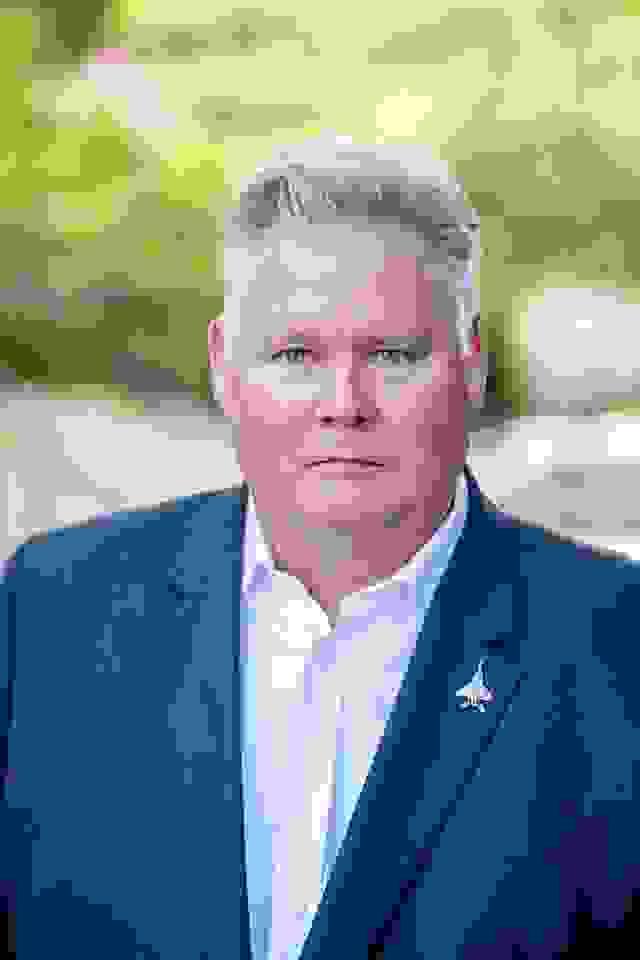 Professor at Georgia Institute of Technology, also works in the artificial intelligence research department of JPMorgan Chase. He has extensive experience in applying machine learning to quantitative finance and algorithmic trading, and is committed to using AI to gain insight into market behavior.