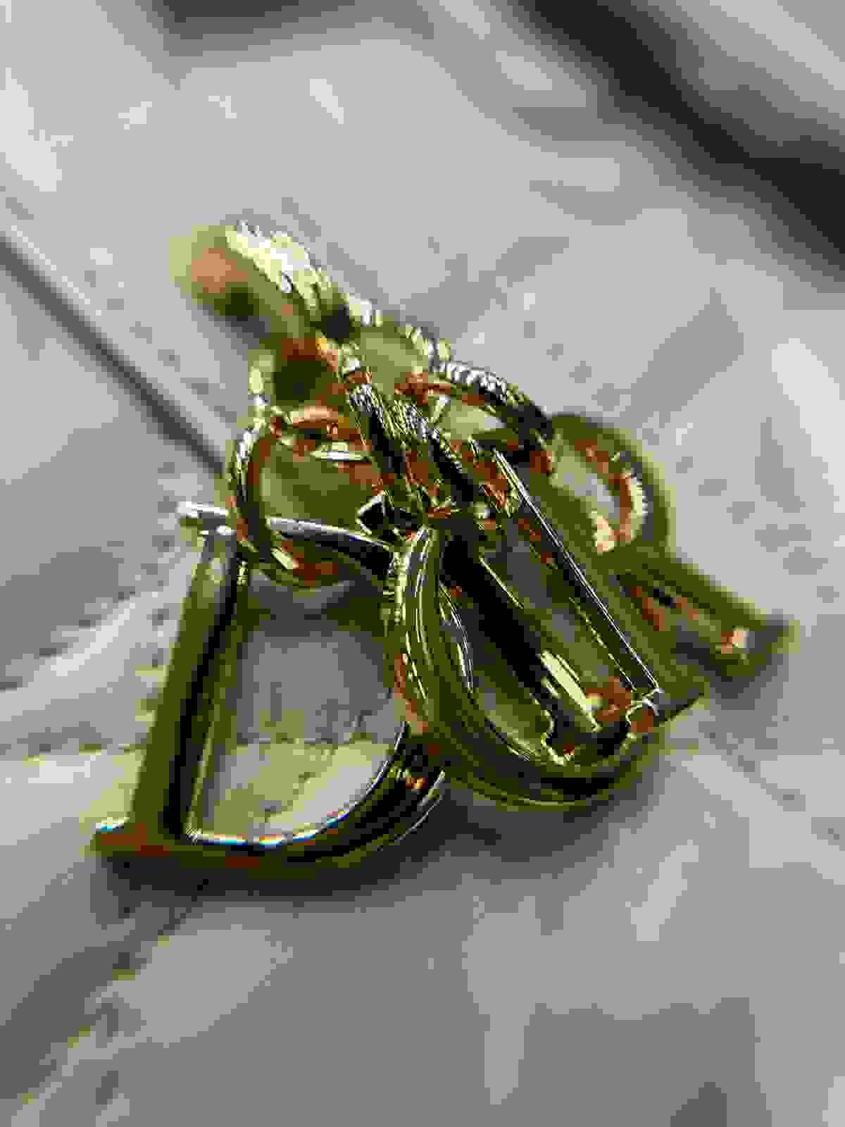 Our collection features a curated selection of premium designer handbags that embody elegance and sophistication. Each piece is crafted with the finest materials, showcasing timeless designs that elevate your style and make a bold statement. Luxury Handbags What We Offer 售賣奢侈高端名牌包以及名牌高級機械手錶 Our collection features a curated selection of premium designer handbags that embody elegance and sophistication. Each piece is crafted with the finest materials, showcasing timeless designs that elevate your style and make a bold statement. Luxury Handbags What We Offer 售賣奢侈高端名牌包以及名牌高級機械手錶