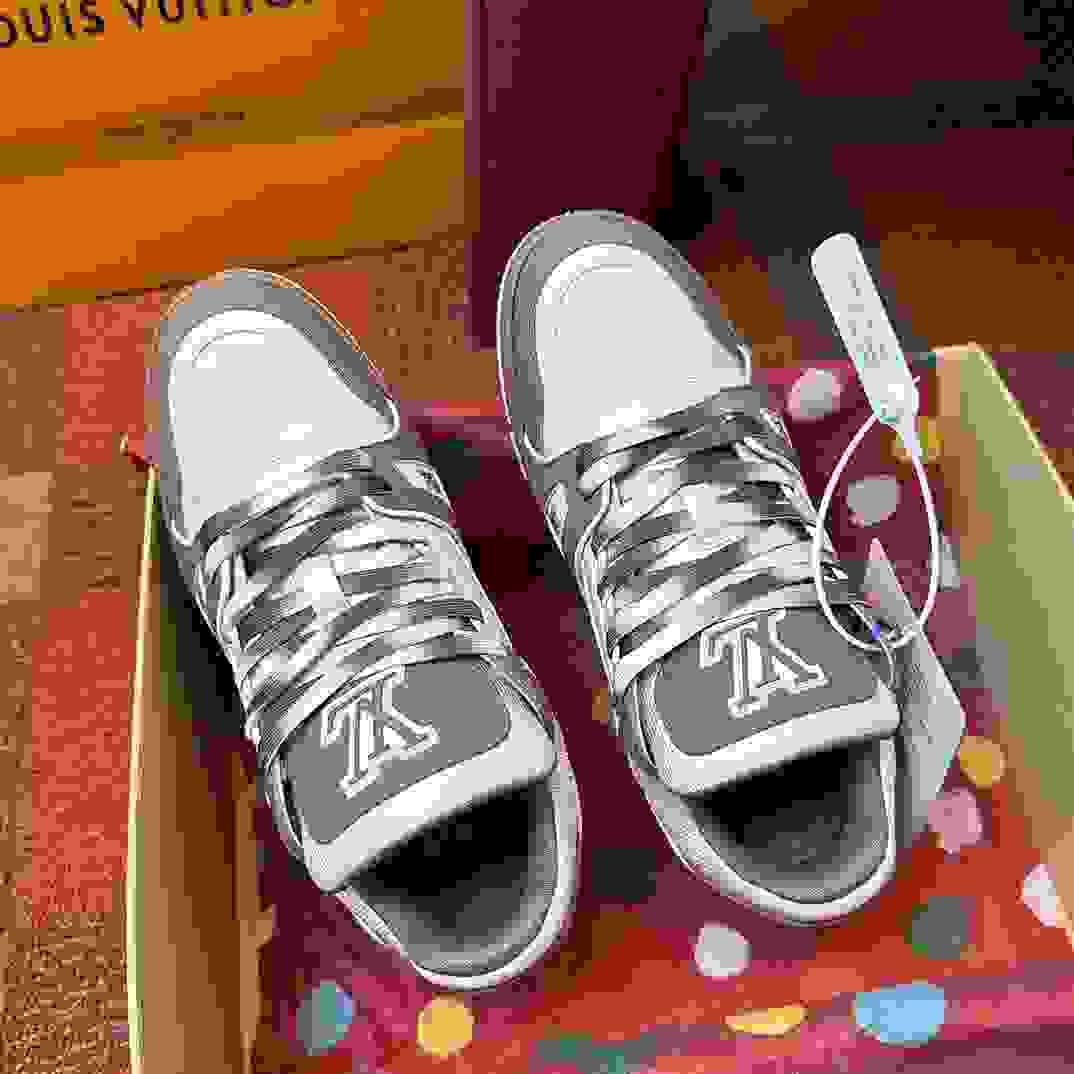 Enjoy the privilege of owning limited edition pieces that reflect your unique taste and appreciation for luxury. Exclusivity What We Offer 售賣奢侈高端名牌包以及名牌高級機械手錶 Enjoy the privilege of owning limited edition pieces that reflect your unique taste and appreciation for luxury. Exclusivity What We Offer 售賣奢侈高端名牌包以及名牌高級機械手錶