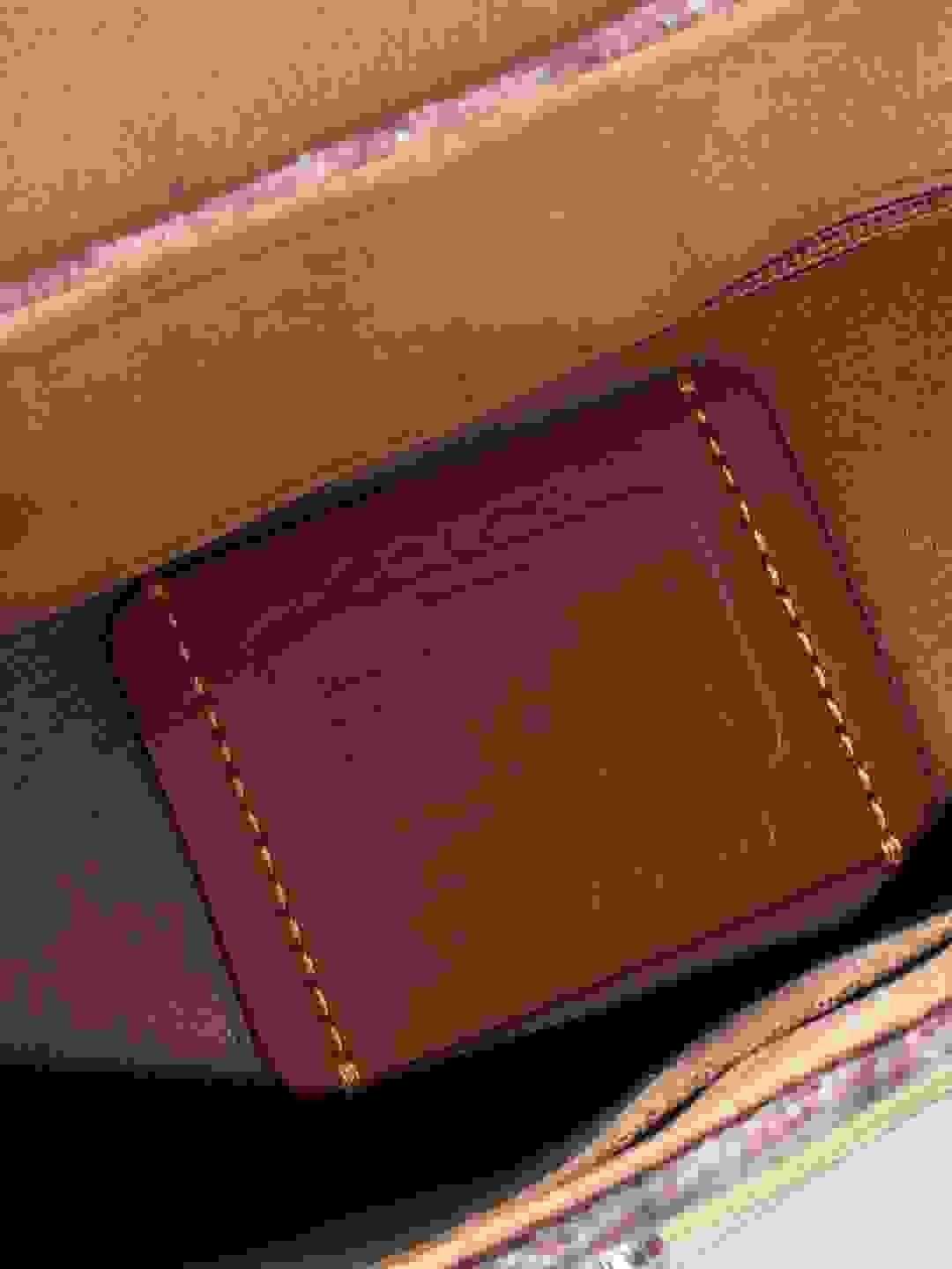 Discover our range of exquisite mechanical watches, combining craftsmanship and elegance for the discerning collector. Luxury Timepieces What We Offer 售賣奢侈高端名牌包以及名牌高級機械手錶 Discover our range of exquisite mechanical watches, combining craftsmanship and elegance for the discerning collector. Luxury Timepieces What We Offer 售賣奢侈高端名牌包以及名牌高級機械手錶