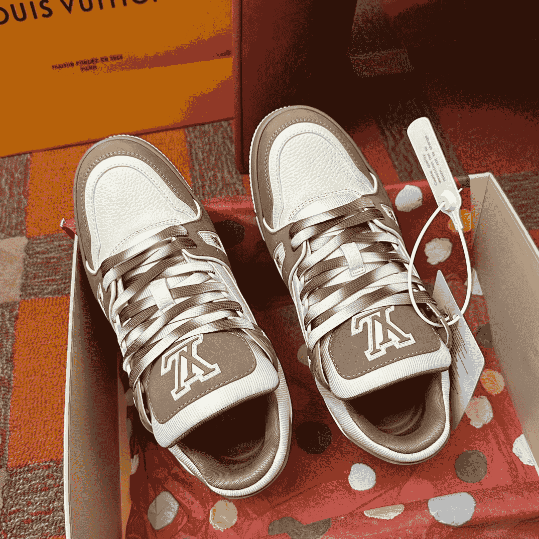 Enjoy the privilege of owning limited edition pieces that reflect your unique taste and appreciation for luxury. Exclusivity What We Offer 售賣奢侈高端名牌包以及名牌高級機械手錶 Enjoy the privilege of owning limited edition pieces that reflect your unique taste and appreciation for luxury. Exclusivity What We Offer 售賣奢侈高端名牌包以及名牌高級機械手錶