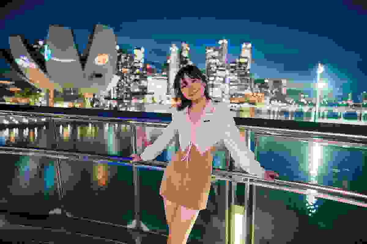 Marina Bay Sands Night portrait photoshoot on Helix Bridge