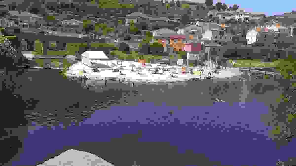 broken image