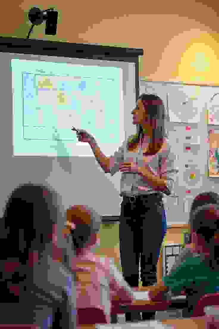 Provide tutoring courses in various subjects to meet the different learning needs and interests of students. rich course selection The courses we offer high-end after-school tutoring class Provide tutoring courses in various subjects to meet the different learning needs and interests of students. rich course selection The courses we offer high-end after-school tutoring class