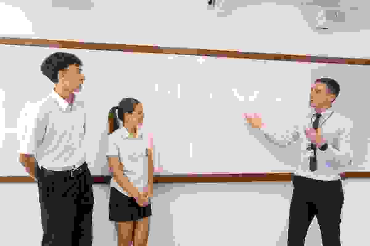We provide high-end after-school tutoring classes, helping your child achieve success in academics! Welcome to Lorvale Academy Oakville high-end after-school tutoring class We provide high-end after-school tutoring classes, helping your child achieve success in academics! Welcome to Lorvale Academy Oakville high-end after-school tutoring class