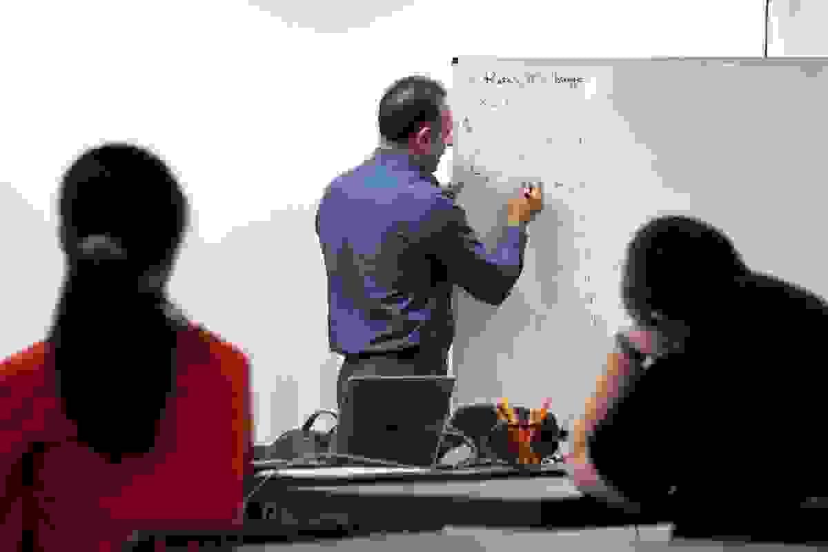 Provide tutoring courses in various subjects to meet the different learning needs and interests of students. rich course selection The courses we offer high-end after-school tutoring class Provide tutoring courses in various subjects to meet the different learning needs and interests of students. rich course selection The courses we offer high-end after-school tutoring class