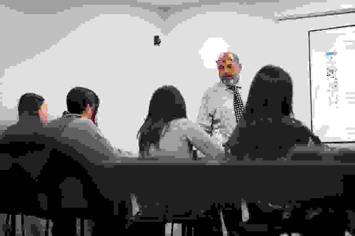 Provide high-end after-school tutoring classes, help students academic success! Welcome to Lorvale Academy Oakville high-end after-school tutoring class Provide high-end after-school tutoring classes, help students academic success! Welcome to Lorvale Academy Oakville high-end after-school tutoring class