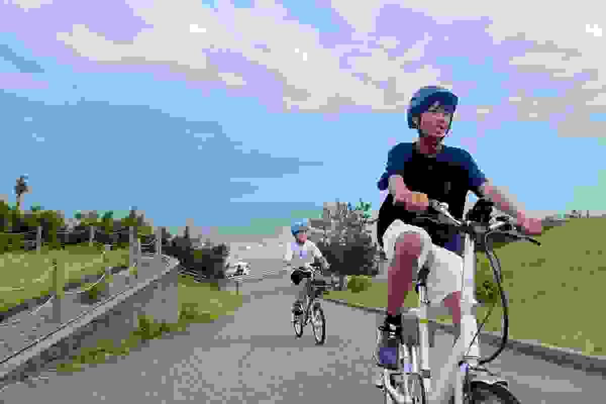 白尾灯台の急な坂道でのe-bike試乗