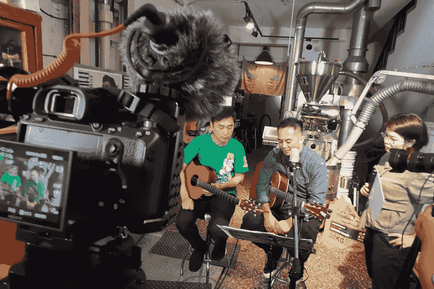 We provide comprehensive self-media content production services, including social media videos, Vlogs, and online short films, to help you attract more viewers on digital platforms. self media content creation Our service Professional image production company Self-media production company