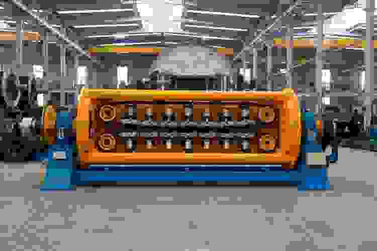 Rotation Pneumatic Caterpillar from CAPSTIAN technology Rotation Pneumatic Caterpillar from CAPSTIAN technology