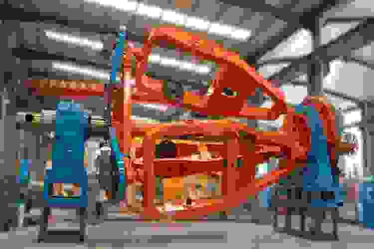 High Speed Rotating Cradle Cabling Machine from CAPSTIAN technology High Speed Rotating Cradle Cabling Machine from CAPSTIAN technology