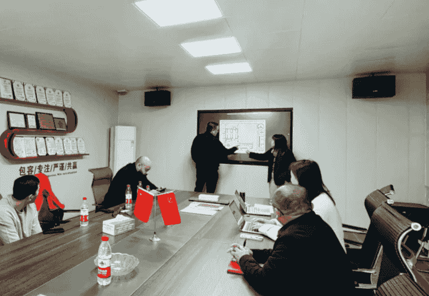 Arctic Tek se spécialise dans la gestion thermique, fournissant des systèmes de refroidissement compacts et efficaces pour diverses industries.