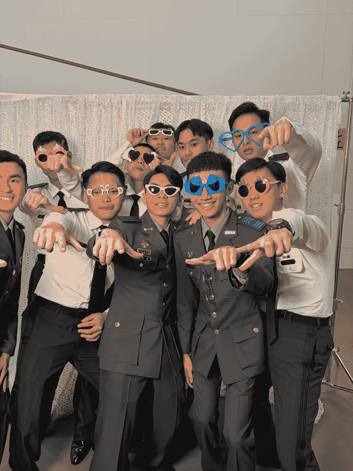 Choose multiple filters to make your photos more personalized and artistic. diversified filter Our characteristics sticker machine Choose multiple filters to make your photos more personalized and artistic. diversified filter Our characteristics sticker machine