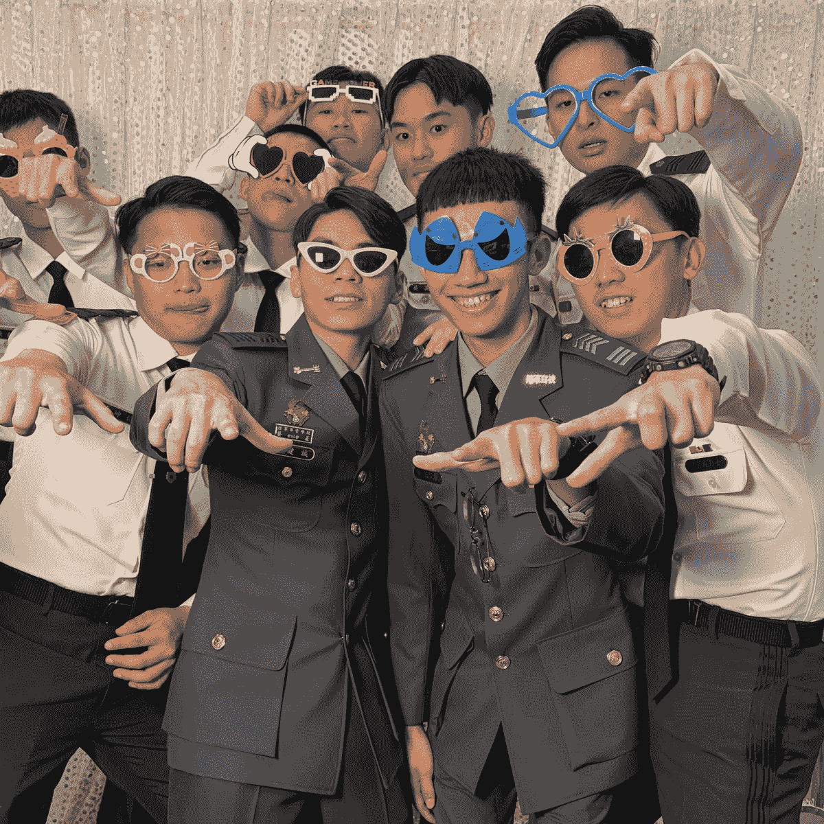 Choose multiple filters to make your photos more personalized and artistic. diversified filter Our characteristics sticker machine Choose multiple filters to make your photos more personalized and artistic. diversified filter Our characteristics sticker machine