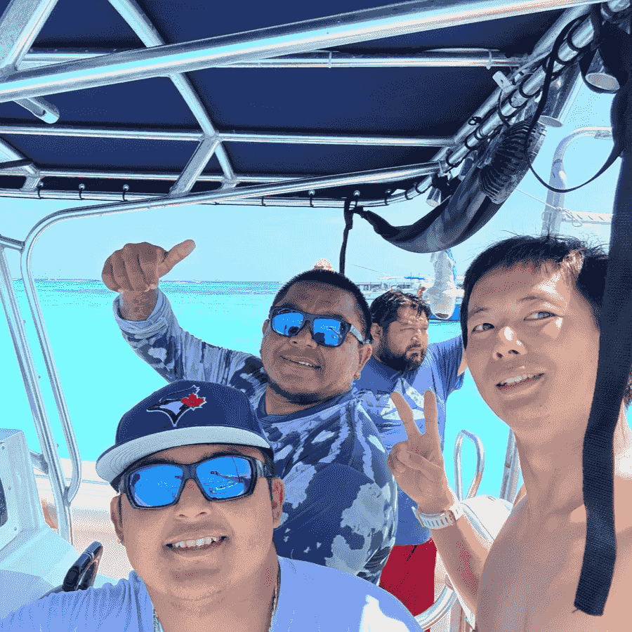 Japanese staff are stationed here, and you can use it without worrying about the language barrier. We provide polite service tailored to the needs of our customers. Support by Japanese staff Our company's service This is a diving service run by Japanese people located in Cancun, a resort area in Mexico. Japanese staff are stationed here, and you can use it without worrying about the language barrier. We provide polite service tailored to the needs of our customers. Support by Japanese staff Our company's service This is a diving service run by Japanese people located in Cancun, a resort area in Mexico.