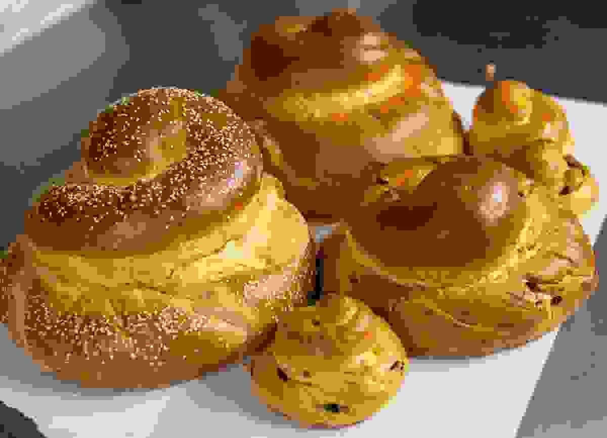 Our artisan breads are baked fresh daily, using traditional methods and high-quality ingredients to ensure every loaf is filled with flavor. Artisan Breads What We Offer on line bakery