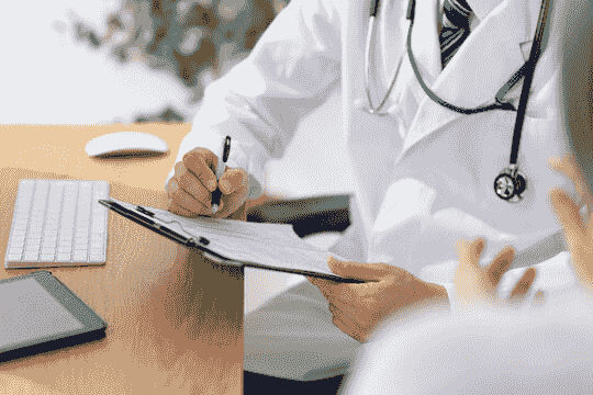 Experienced specialist doctors are enrolled and provide customized treatment plans according to individual needs. medical treatment by a specialist Our company's characteristics Tokyo in is regeneration medicine specialty of complete reservation system clinic