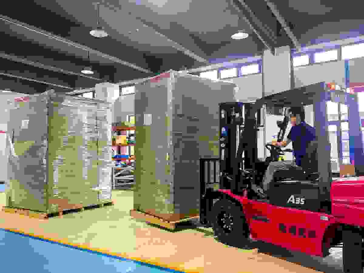 electrical accessory dealer