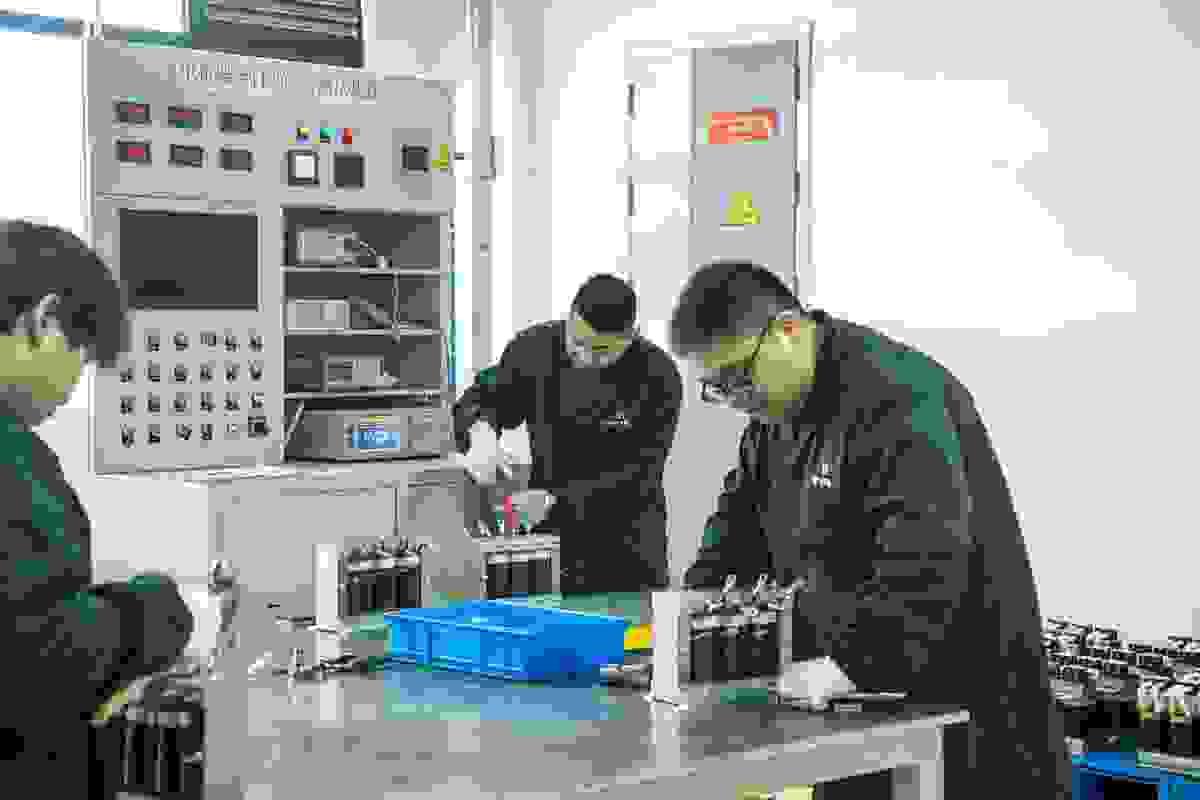 Reactor Production Workshop/Detuned Reactor / Harmonic Blocking Reactor