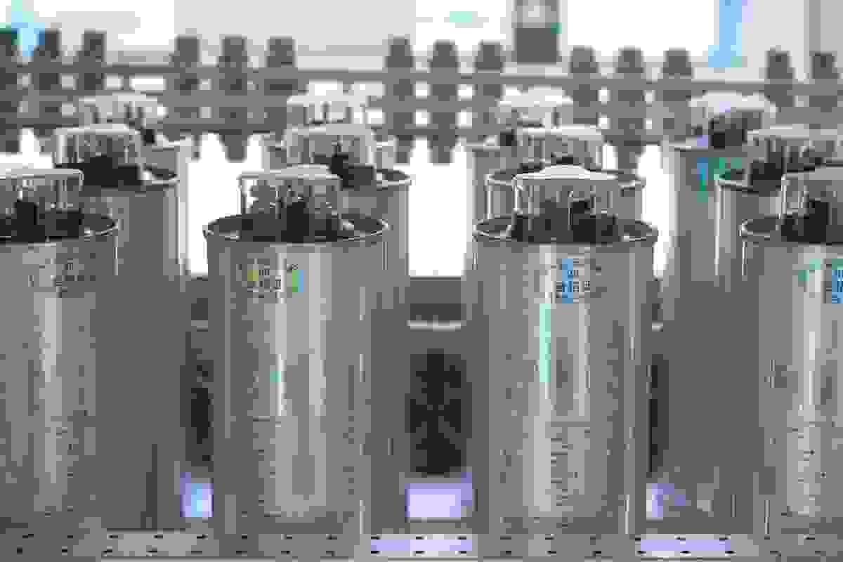 Self-healing Low-voltage Power Capacitor