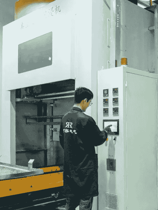 Automated Production Equipment/Detuned Reactor / Harmonic Blocking Reactor