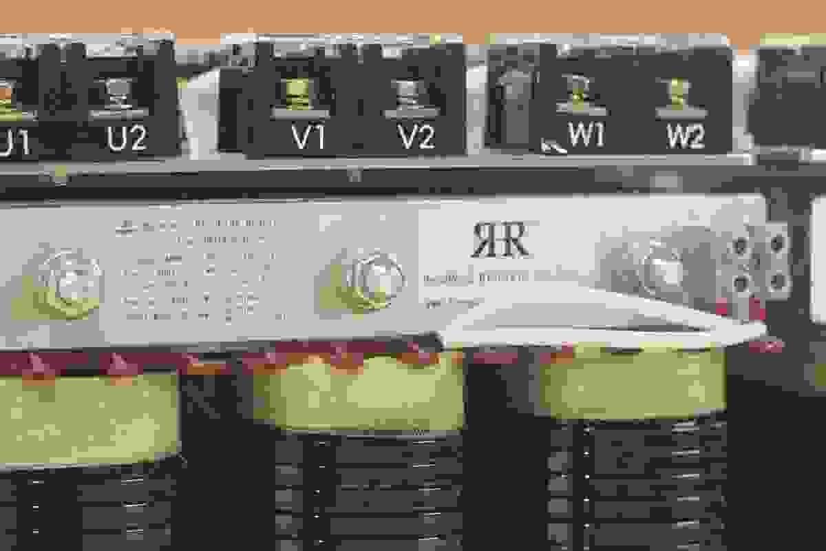 Reactive power compensation equipment