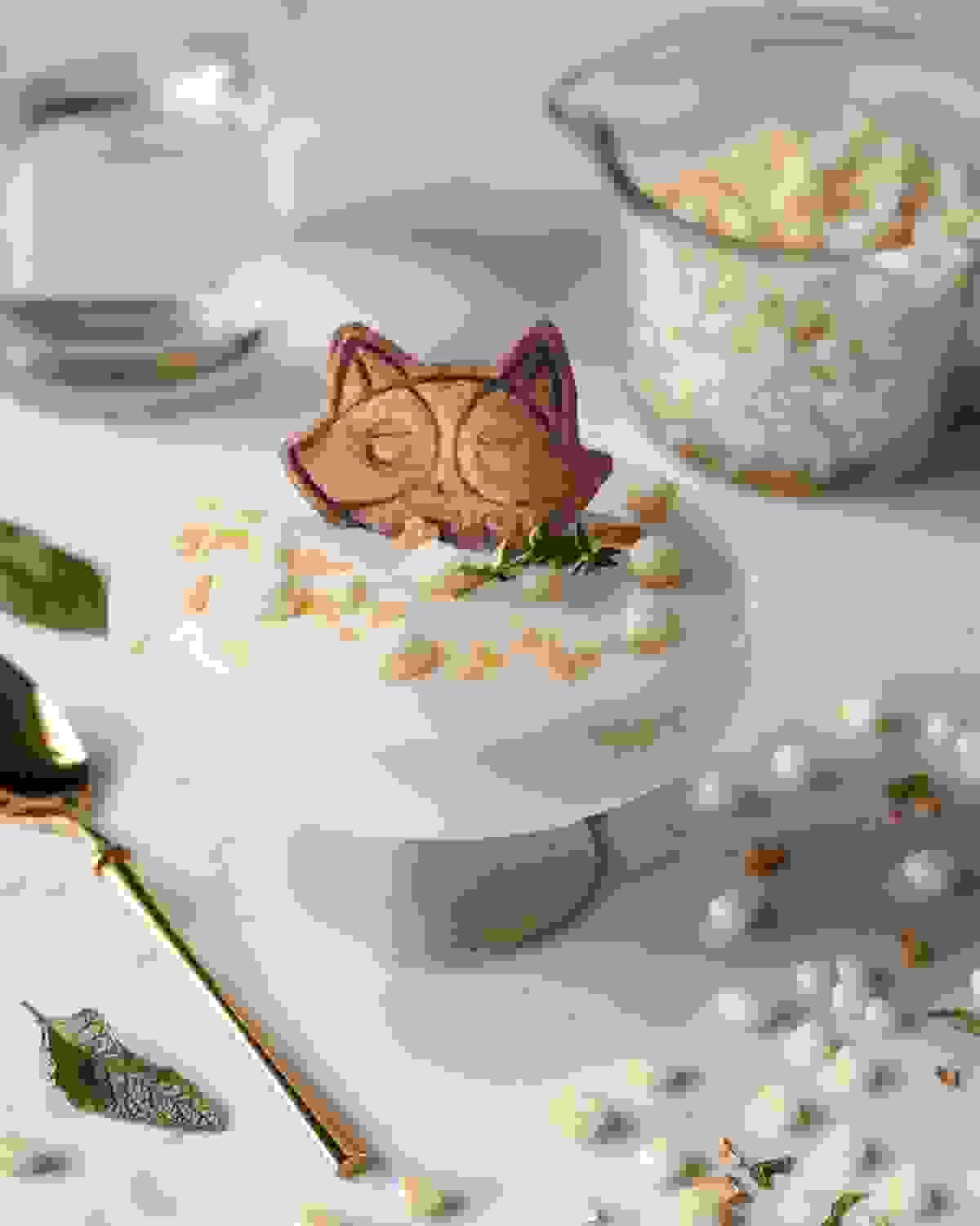 Our creative desserts are not just food, they are a reflection of medieval culture, allowing you to feel the charm of that history while tasting. cultural combination Our dessert art medieval creative dessert baking workshop