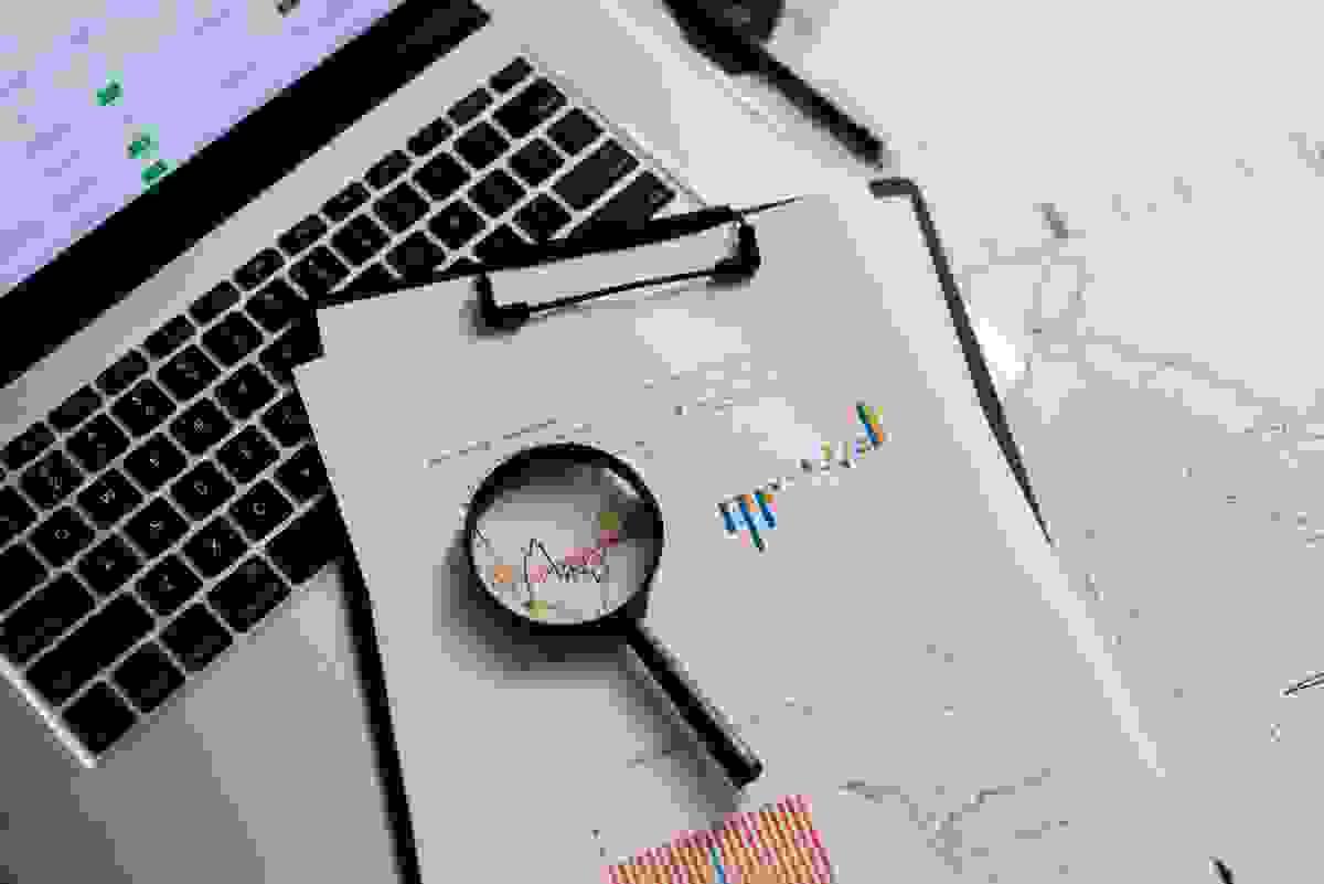 Through simulating business environment, students will apply economics theory to conduct practical case analysis, enhance decision-making ability. practical combat drill What are we doing "The practical rehearsal venue for future business leaders, we are not a tutoring class, we are a bridge. At one end of the bridge is rigorous economic theory (AP/IB/A-Level); at the other end of the bridge is the unpredictable real business battlefield. While many peers are still stuck memorizing the definition of 'supply and demand curve', students at VOA are already using these theories to analyze Tesla's pricing strategy, break down Nvidia's business moat, and deduce market trends after the Federal Reserve's interest rate hikes. At VOA, we fuse rigorous business theory with wild practical exercises." Through simulating business environment, students will apply economics theory to conduct practical case analysis, enhance decision-making ability. practical combat drill What are we doing "The practical rehearsal venue for future business leaders, we are not a tutoring class, we are a bridge. At one end of the bridge is rigorous economic theory (AP/IB/A-Level); at the other end of the bridge is the unpredictable real business battlefield. While many peers are still stuck memorizing the definition of 'supply and demand curve', students at VOA are already using these theories to analyze Tesla's pricing strategy, break down Nvidia's business moat, and deduce market trends after the Federal Reserve's interest rate hikes. At VOA, we fuse rigorous business theory with wild practical exercises."