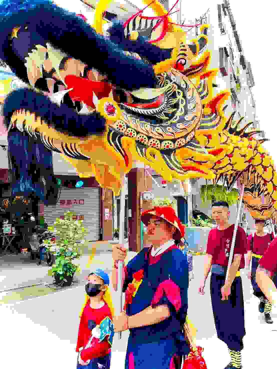 We focus on providing various traditional performances, including lion dance, dragon dance, etc., aimed at adding a festive atmosphere to your event and inheriting the essence of culture. Our service Awakening lion, dragon dance and lion dance, traditional performance, lion formation, dragon formation, war drum performance, groundbreaking ceremony, year-end party program, New Year activities, New Year performance, wedding and funeral celebrations, various traditional performances entrusted to us Wangfu!