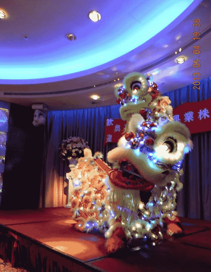 The exquisite dragon dance performance will bring a spectacular visual feast to your celebration. Dragon dance performance The services we provide Awakening lion, dragon dance and lion dance, traditional performance, lion formation, dragon formation, war drum performance, groundbreaking ceremony, year-end party program, New Year festival activities, New Year performance, wedding and funeral celebrations, various traditional performances entrusted to us Wangfu!