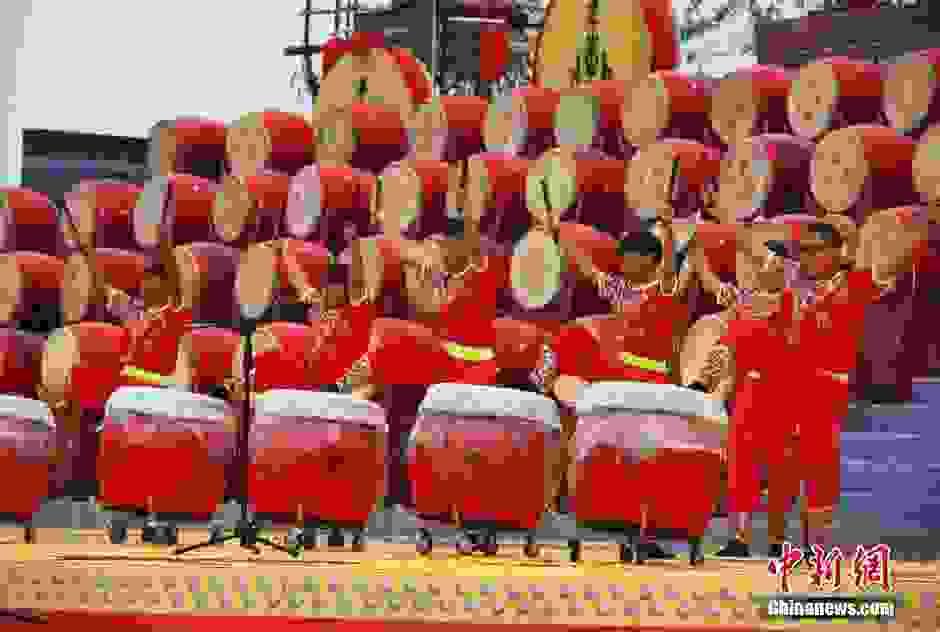 The exquisite dragon dance performance will bring a spectacular visual feast to your celebration. Dragon dance performance The services we provide Awakening lion, dragon dance and lion dance, traditional performance, lion formation, dragon formation, war drum performance, groundbreaking ceremony, year-end party program, New Year festival activities, New Year performance, wedding and funeral celebrations, various traditional performances entrusted to us Wangfu!