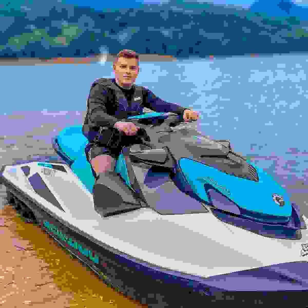 Acquire a package of jetski and enjoy unforgettable moments in the water. Feel the freedom and the adrenaline in every wave. Discover the excitement of riding a jetski Sales of jet ski packages