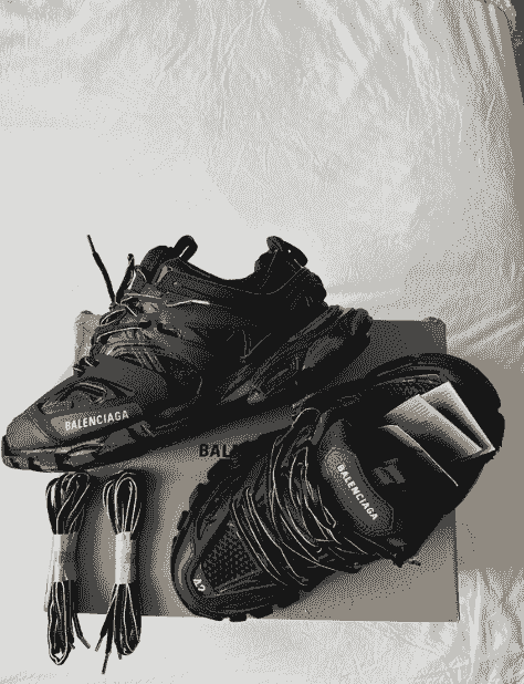 — Antoine Lefebvre Kicks de Luxe has transformed my shopping experience. The variety and customer service are exemplary, I will return without hesitation. Our clients love their new luxury shoes at accessible prices. site of sale of shoes of luxury at affordable prices