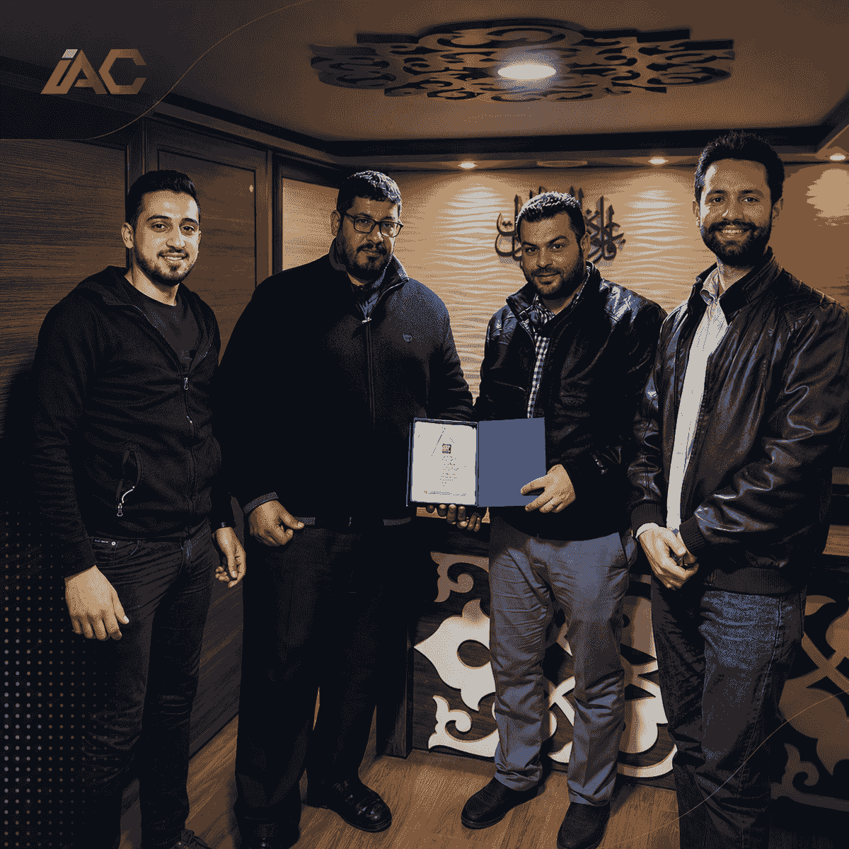 درع تكريم مقدم من شركة الأجمل لصناعة الأبواب الحديثة لمؤسسة الإضافات المثالية بمناسبة بناء نظام إدارة الجودة ISO 9001:2015 درع تكريم مقدم من شركة الأجمل لصناعة الأبواب الحديثة لمؤسسة الإضافات المثالية بمناسبة بناء نظام إدارة الجودة ISO 9001:2015