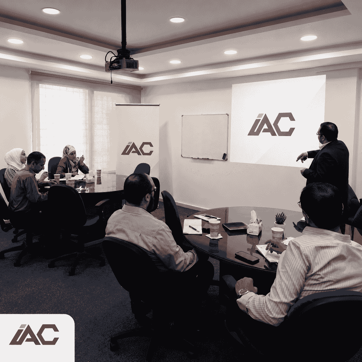 جانب من مشاركة الحضور في دورة الإدارة بآمان في السلامة والصحة المهنية الايوش IOSH Managing Safely المنظمة من شركة IAC جانب من مشاركة الحضور في دورة الإدارة بآمان في السلامة والصحة المهنية الايوش IOSH Managing Safely المنظمة من شركة IAC